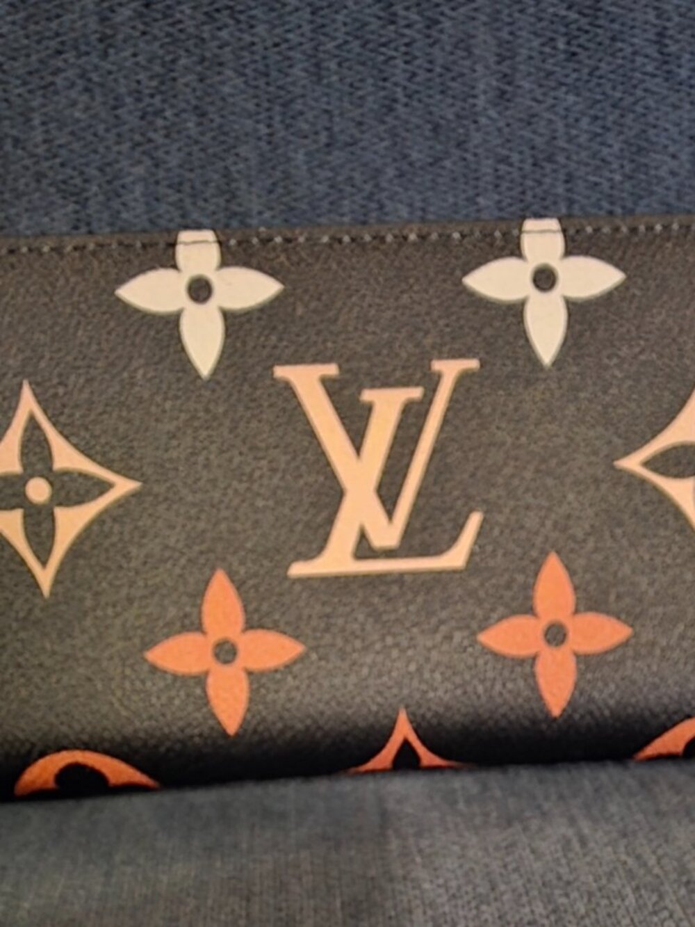 Source unknown;Full wallet; - Picture 2 of 6